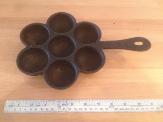 1870s Erie #10 Cast Iron Muffin Pan