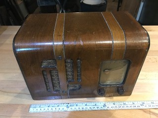 Antique AM Tube Radio
