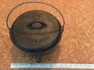 No.8 Cast Iron Dutch Oven