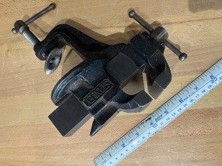 1922 Stanley 745-2 1/2 clamp-on anvil vice 1922 Stanley 745-2 1/2 clamp-on anvil vice