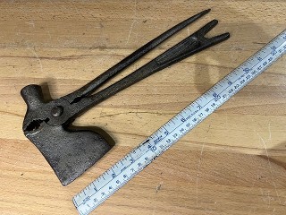 FARMERS EVEREADY TOOL KIT combination hammer, hatchet, alligator wrench, pliers, and screwdriver. THOMAS MFG. CO. combination fencing tool FARMERS EVEREADY TOOL KIT combination hammer, hatchet, alligator wrench, pliers, and screwdriver. THOMAS MFG. CO. combination fencing tool