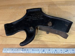 Barrel making plane with DR Barton chisel blade. ANTIQUE CAST IRON CLOSE COOPER'S CROZE(HOWEL) Barrel making plane with DR Barton chisel blade. ANTIQUE CAST IRON CLOSE COOPER'S CROZE(HOWEL)