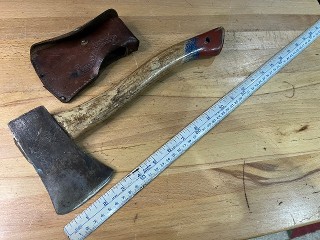 Walters 3-inch hatchet with original leather sheath inscribed Walters Axe Company Hull Canada Walters 3-inch hatchet with original leather sheath inscribed Walters Axe Company Hull Canada