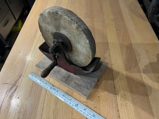 Hand crank 7-inch wet stone grinder with cast iron water trough Hand crank 7-inch wet stone grinder with cast iron water trough