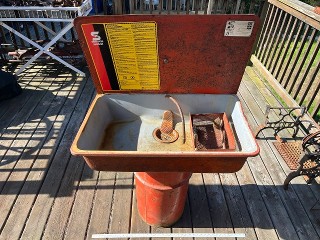 Safety-Kleen Parts Cleaning Cabinet with Barrel Safety-Kleen Parts Cleaning Cabinet with Barrel
