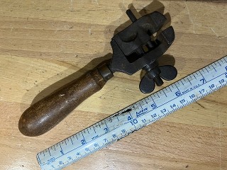 Vintage Hand Held Vise for Jeweler/Gunsmith/Watchmaker/Crafting - 1-1/4-inch Jaws Vintage Hand Held Vise for Jeweler/Gunsmith/Watchmaker/Crafting - 1-1/4-inch Jaws