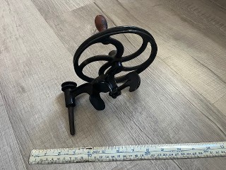 Antique hand crank clamp-on bobbin winder for weaving loom bobbins in shuttles Antique hand crank clamp-on bobbin winder for weaving loom bobbins in shuttles
