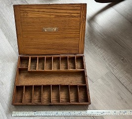 Antique 1926 Hammacher Schlemmer & Co. 57th St. 145-147 east New York store tool display cabinet, solid oak finger joints Antique 1926 Hammacher Schlemmer & Co. 57th St. 145-147 east New York store tool display cabinet, solid oak finger joints