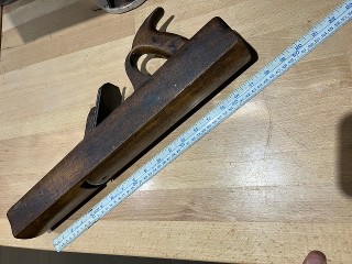 Antique round bottom concave wood plane, 17 3/4 x 2 3/4 with 2 1/4 blade. Antique round bottom concave wood plane, 17 3/4 x 2 3/4 with 2 1/4 blade.