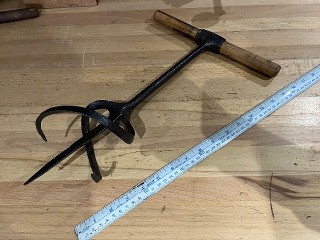 Antique jugar devil sugar auger, 16 inches long Antique jugar devil sugar auger, 16 inches long