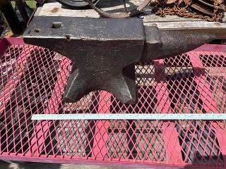 Vintage 200 lbs. anvil 25 1/2 x 5 x 11 high. Vintage 200 lbs. anvil 25 1/2 x 5 x 11 high.