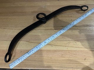 Antique cast iron horse drawn single tree, 21 inches  long, great for hanging decorations