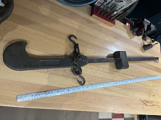 Antique Made in Canada, balance beam scale, 40 inches long, can weigh up to 1000 lbs. Antique Made in Canada, balance beam scale, 40 inches long, can weigh up to 1000 lbs.