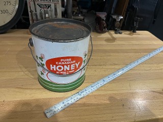 Vintage Pure Canadian Honey, Miel Canadien Pur, tin can with bail handle. Vintage Pure Canadian Honey, Miel Canadien Pur, tin can with bail handle.