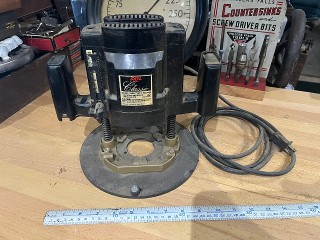 Skil Classic Series 1-3/4 HP Plunge Router Model 1835 Type 1 Router Skil Classic Series 1-3/4 HP Plunge Router Model 1835 Type 1 Router
