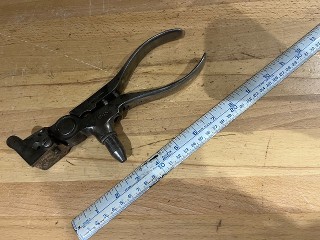 Antique Reloading Tool, Combo with bullet mold and marked Ideal Mfg. Co. 38-55. M. Patent Dec. 29, 1884, New Haven, Conn. Antique Reloading Tool, Combo with bullet mold and marked Ideal Mfg. Co. 38-55. M. Patent Dec. 29, 1884, New Haven, Conn.