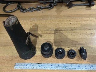 GreenLee No. 735 metal knock-out punch set, 1 1/4, 1, 3/4, 1/2, with leather case GreenLee No. 735 metal knock-out punch set, 1 1/4, 1, 3/4, 1/2, with leather case