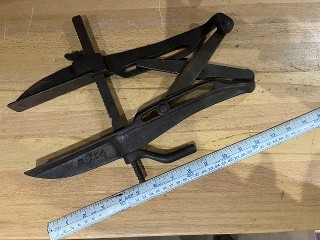 Antique 6 x 5 jaws parallel clamp, will clamp from 1/2 to 6-inch. Antique 6 x 5 jaws parallel clamp, will clamp from 1/2 to 6-inch.