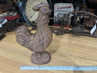 Vintage cast iron rooster door stop décor, it measures about 7 x 12-inches high, weighs about 8 lbs. Vintage cast iron rooster door stop décor, it measures about 7 x 12-inches high, weighs about 8 lbs.