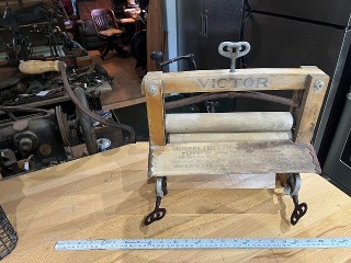 Antique 1896 Victor wash wringer, Made by Dowswell, Lees & Co. Hamilton Canada, (Great for wringing out carwash rags) Antique 1896 Victor wash wringer, Made by Dowswell, Lees & Co. Hamilton Canada, (Great for wringing out carwash rags)